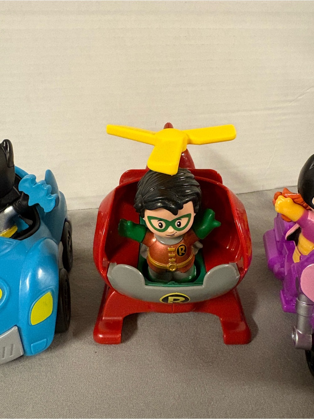 Fisher-Price DC Super Friends Mini Vehicle Set - Batman Robin Joker Supereoman - Picture 5 of 7